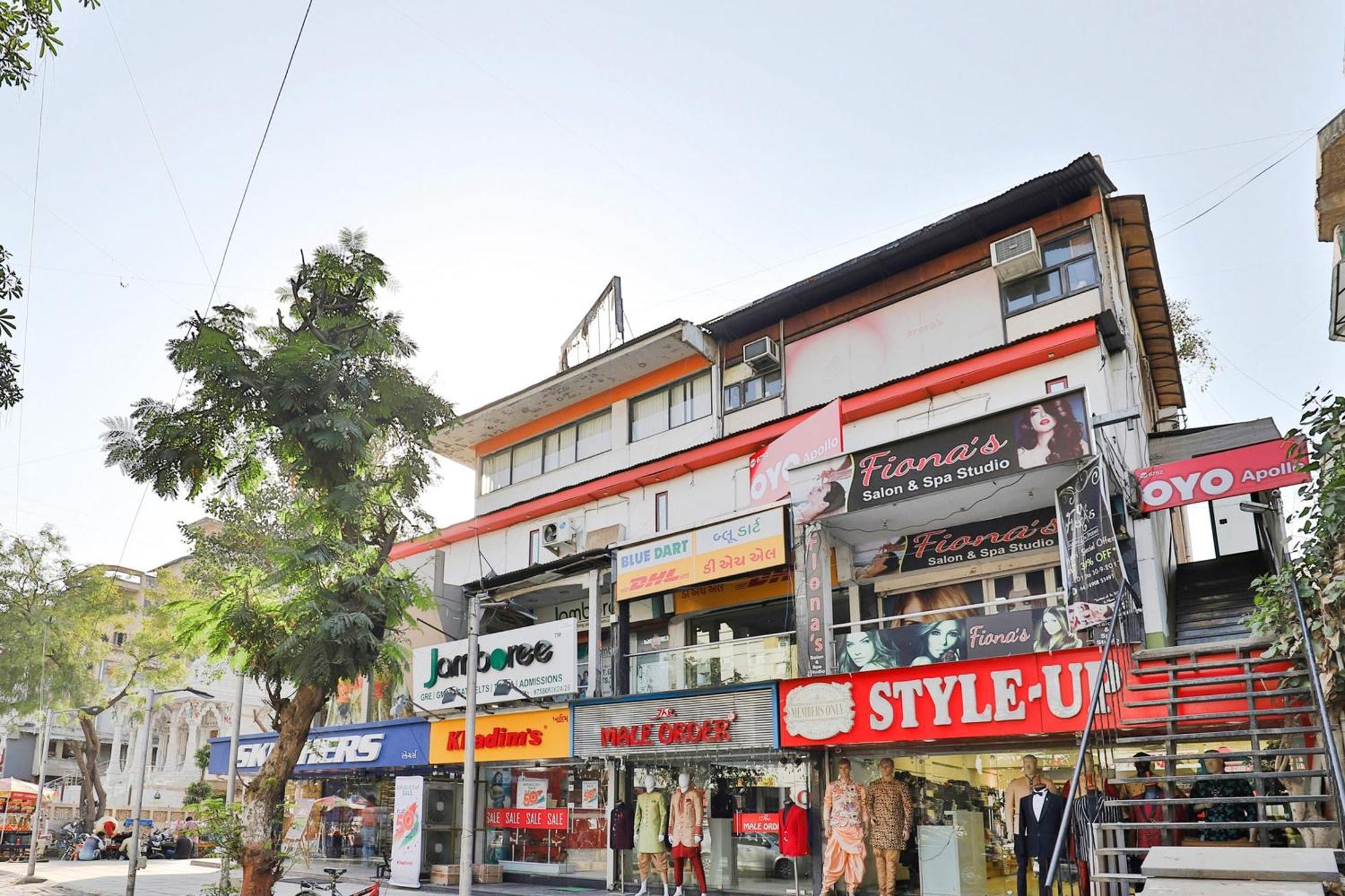 Super Hotel O Apollo Ahmedabad Exterior foto