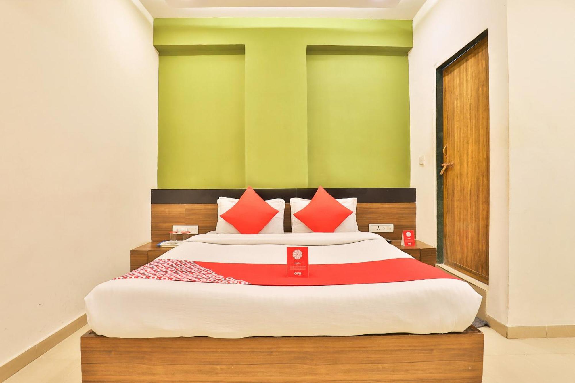 Super Hotel O Apollo Ahmedabad Exterior foto