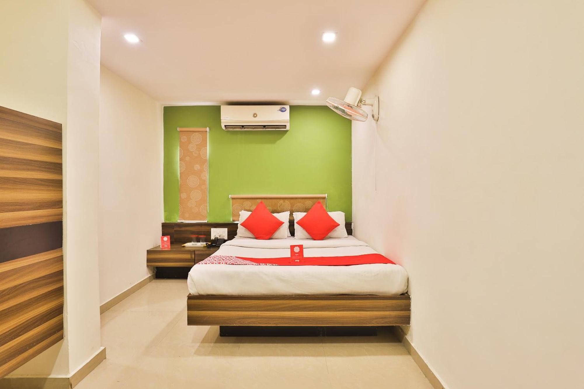 Super Hotel O Apollo Ahmedabad Exterior foto